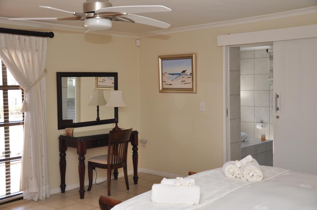 Whispering Whale Hotel Jacobs Bay Kamer foto